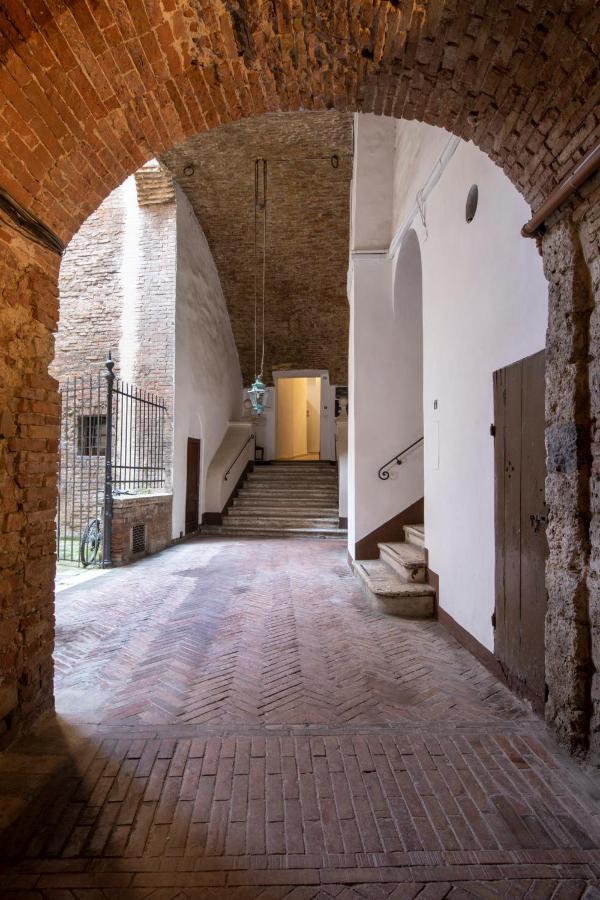 Antica Dimora Del Buongoverno Hotel เซียนา ภายนอก รูปภาพ